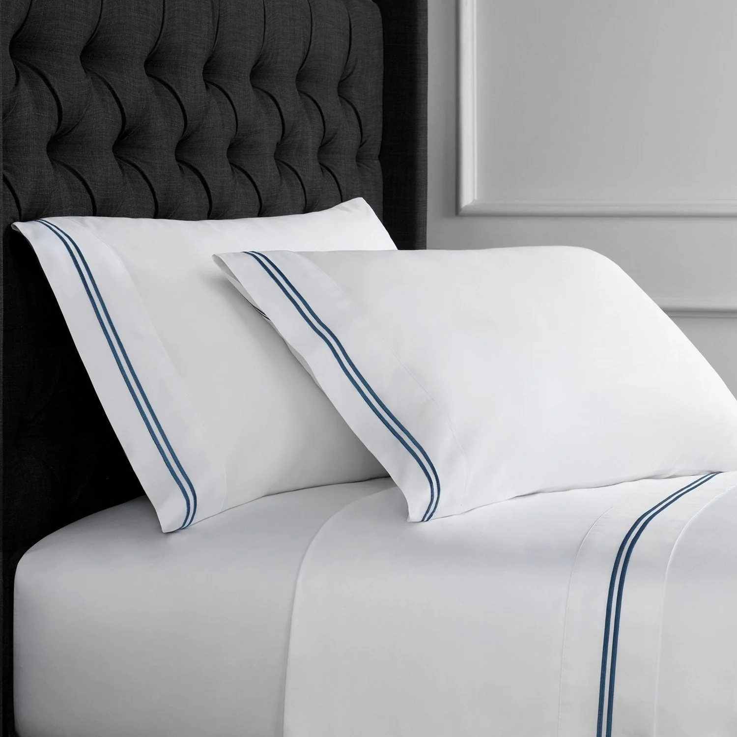 600 Thread Count Double Stripe Embroidered Sheet Set - Image 4