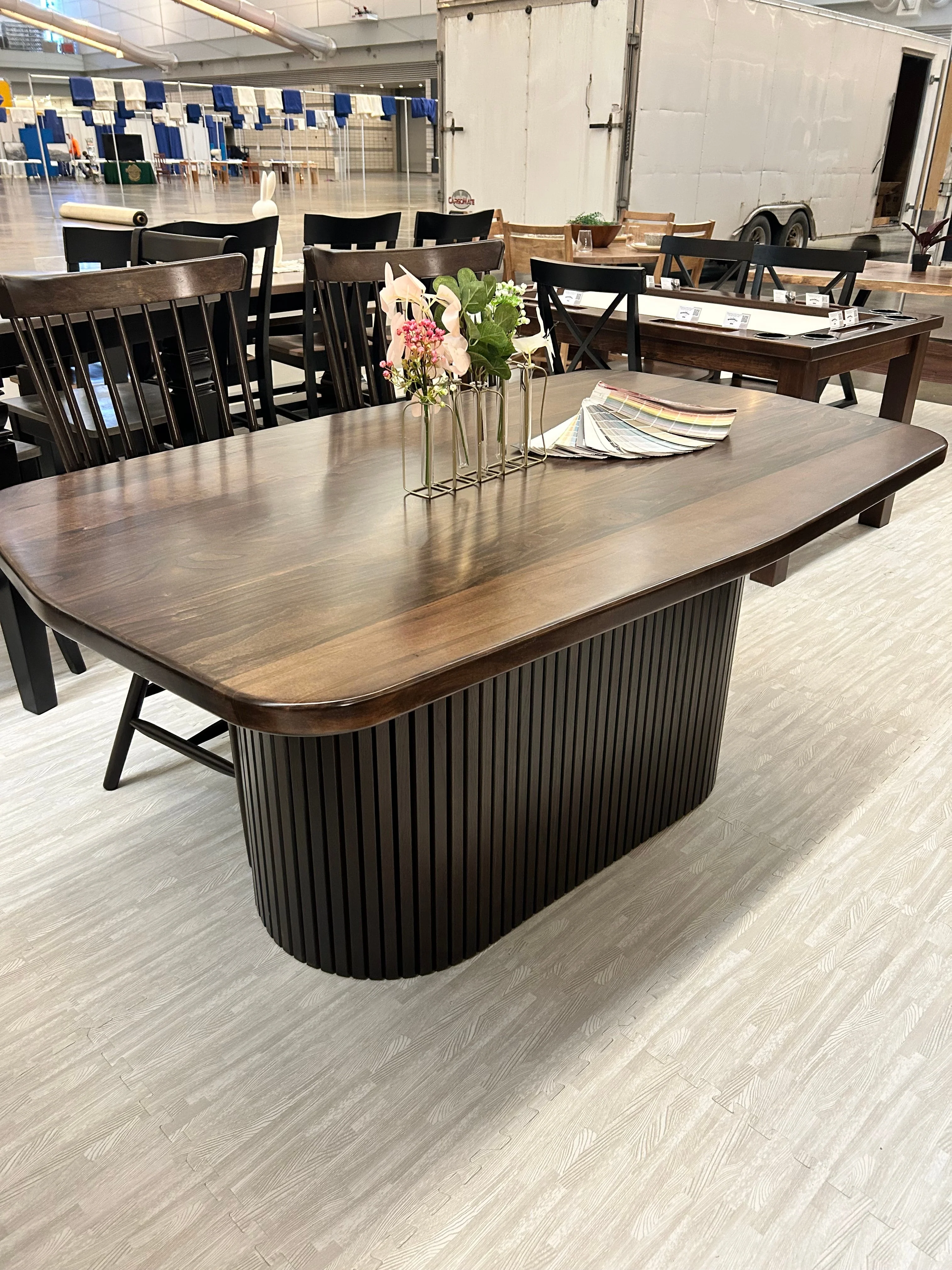 Ashley Fluted Pedestal Table - Image 3
