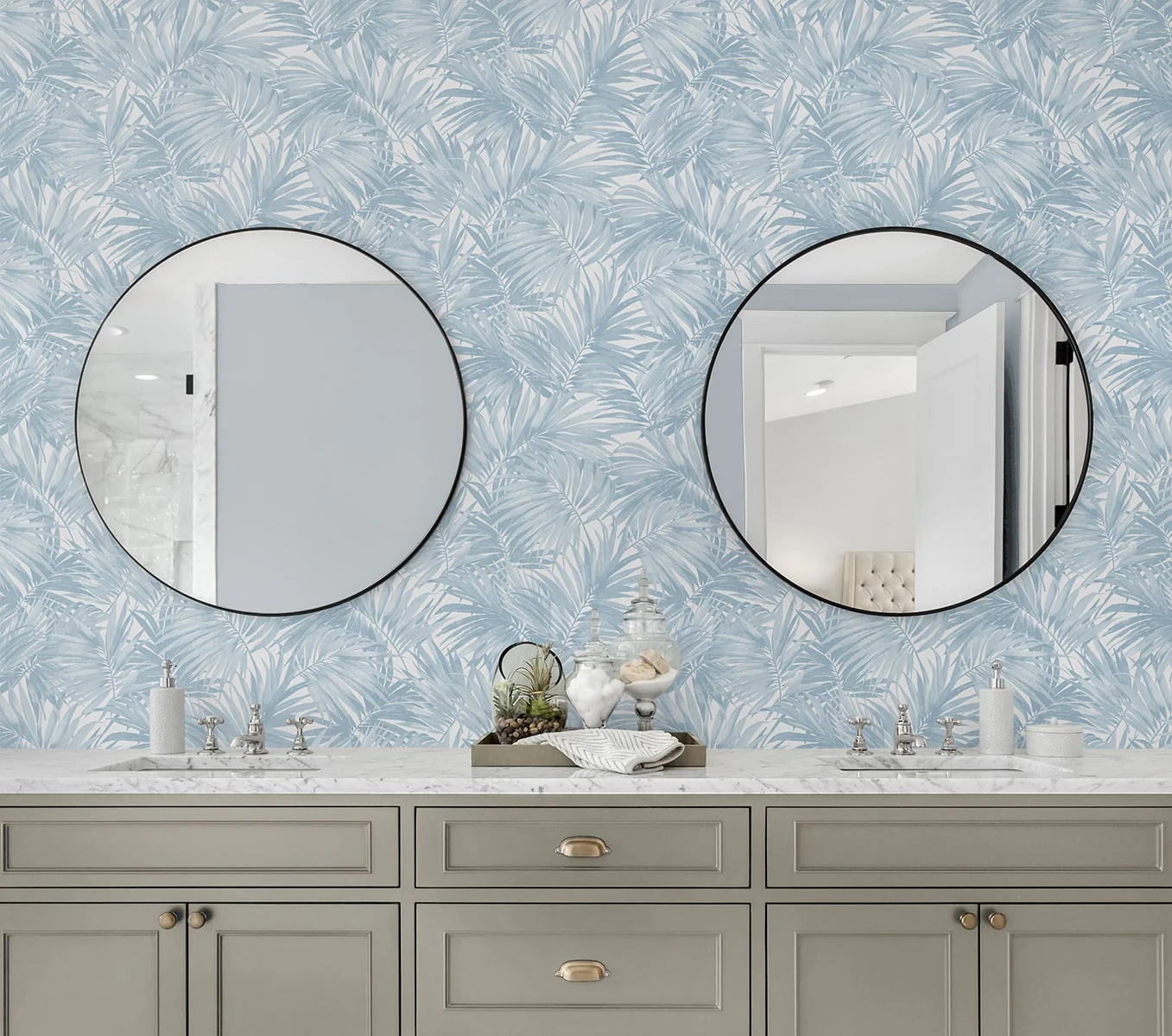 Cordelia Tossed Palms Embossed Vinyl Unpasted Wallpaper - Image 7
