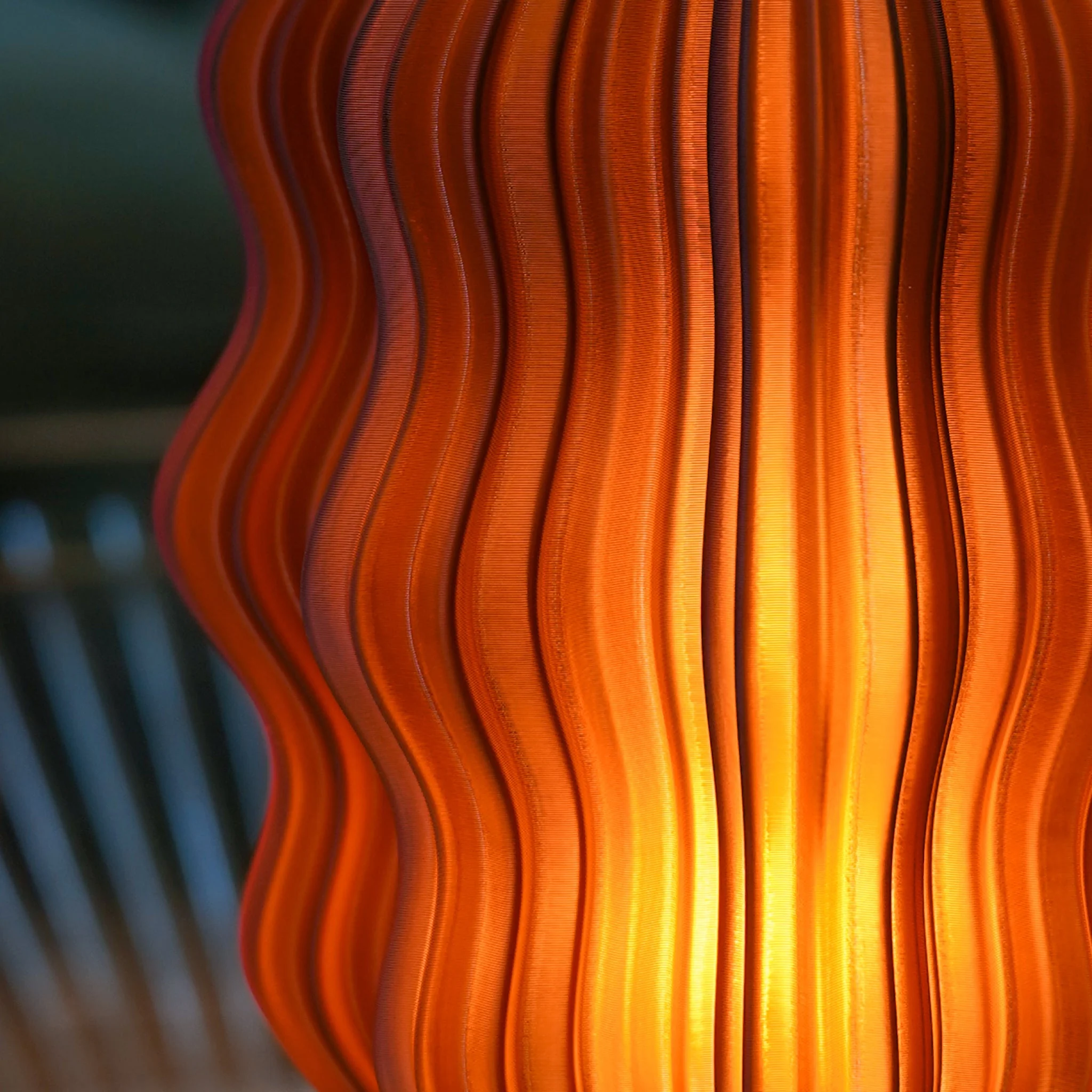 Cordless Mini Wavy Lamp - Image 4