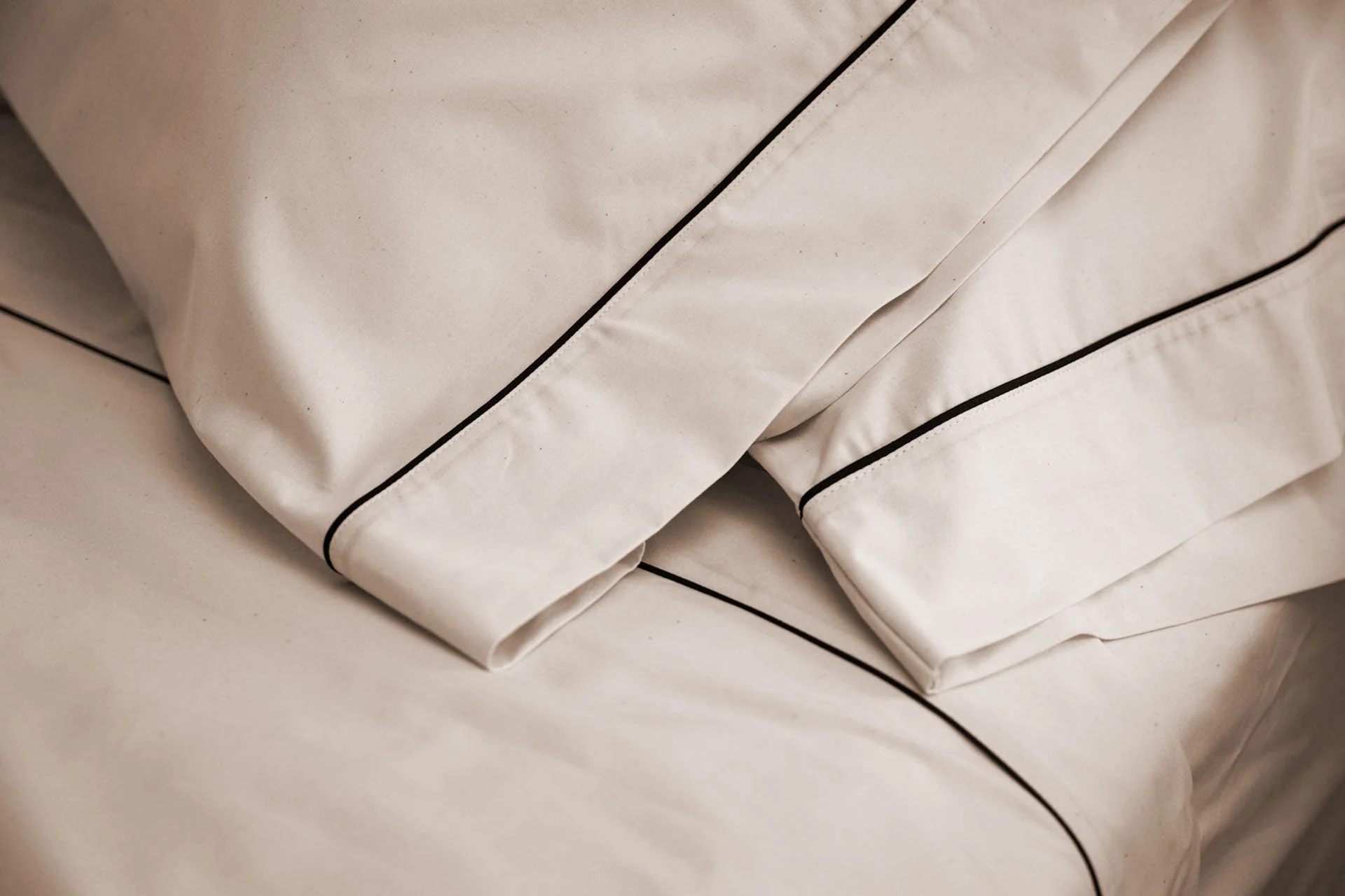 Cotton Piping Design Bed Sheet Set - Image 12