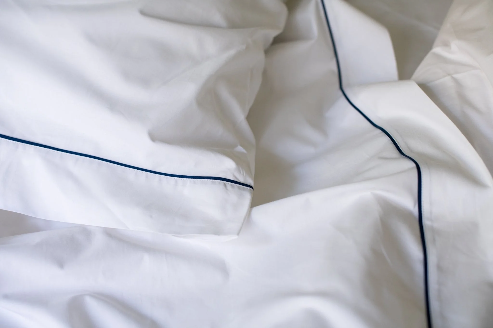 Cotton Piping Design Bed Sheet Set - Image 3
