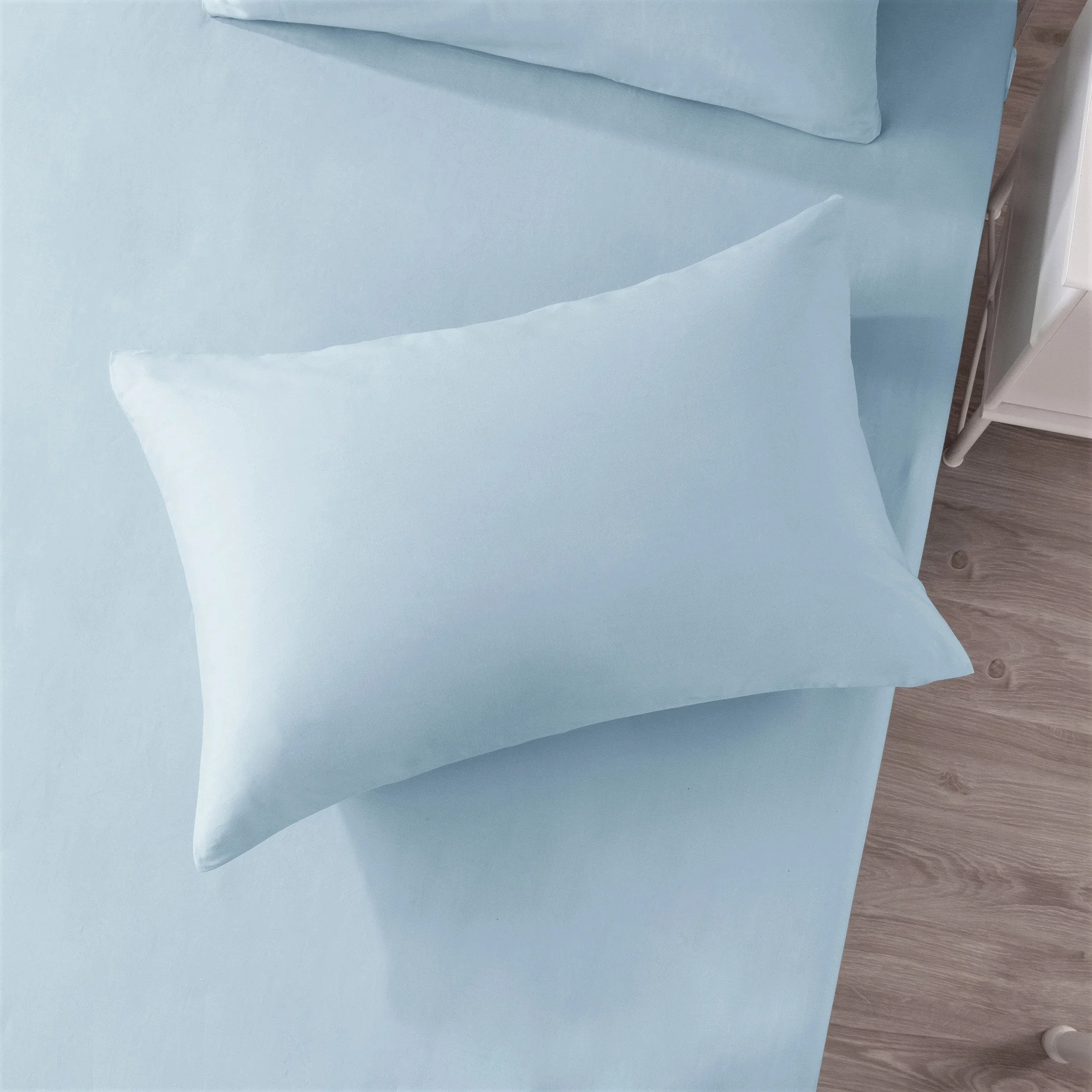 Soothing SeaFoam Sky Blue Cotton Fitted Bed Sheet w/ Pillow Cases - Image 4