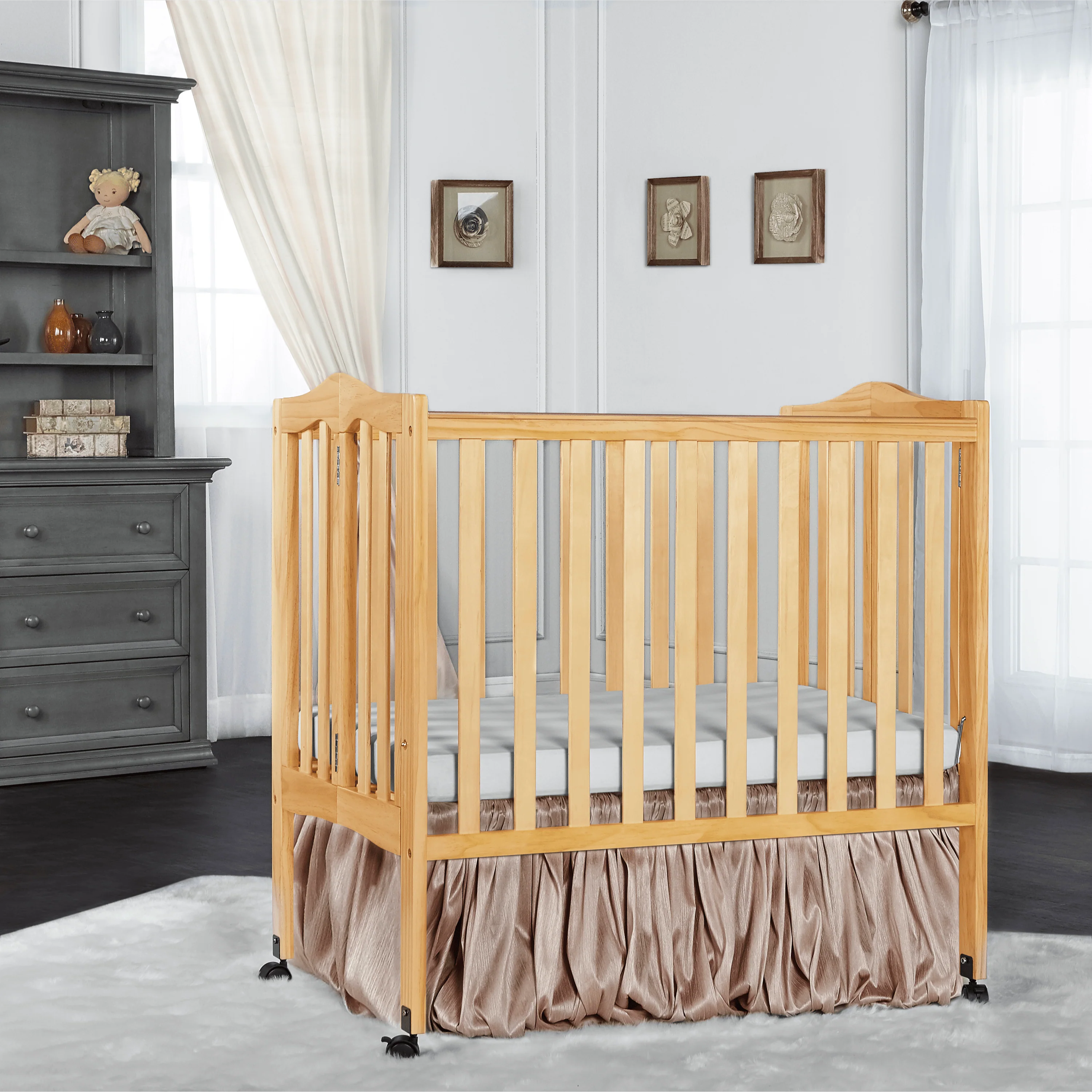 Dream On Me 2-in-1 Lightweight Portable Mini Crib - Image 6