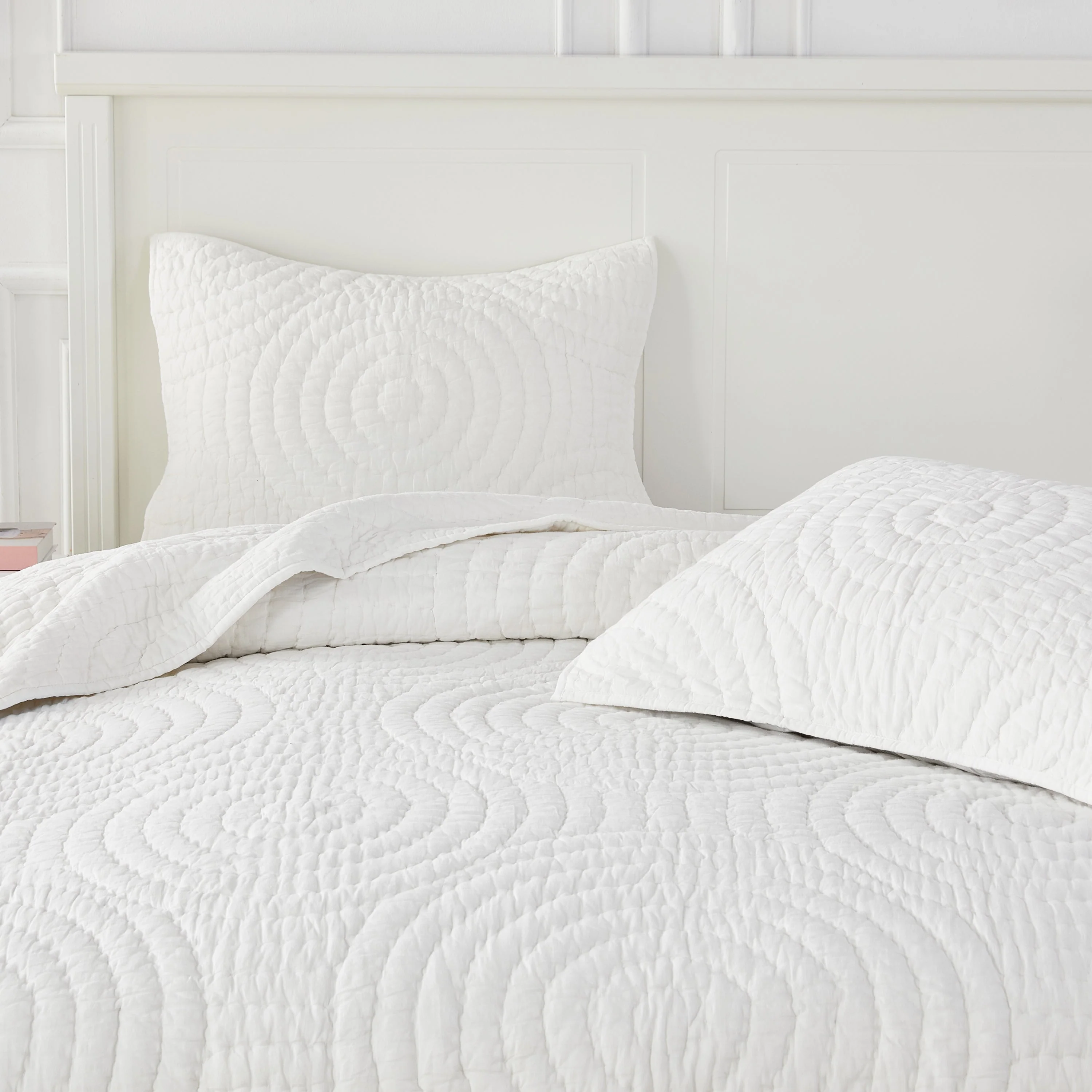 Halo Cotton Voile Hand Stitched Quilt Set - Image 8