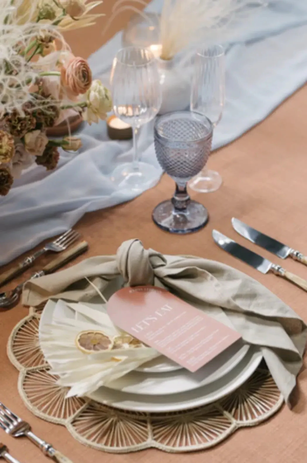 Petal Perfection Handwoven Iraca Placemat - Image 3
