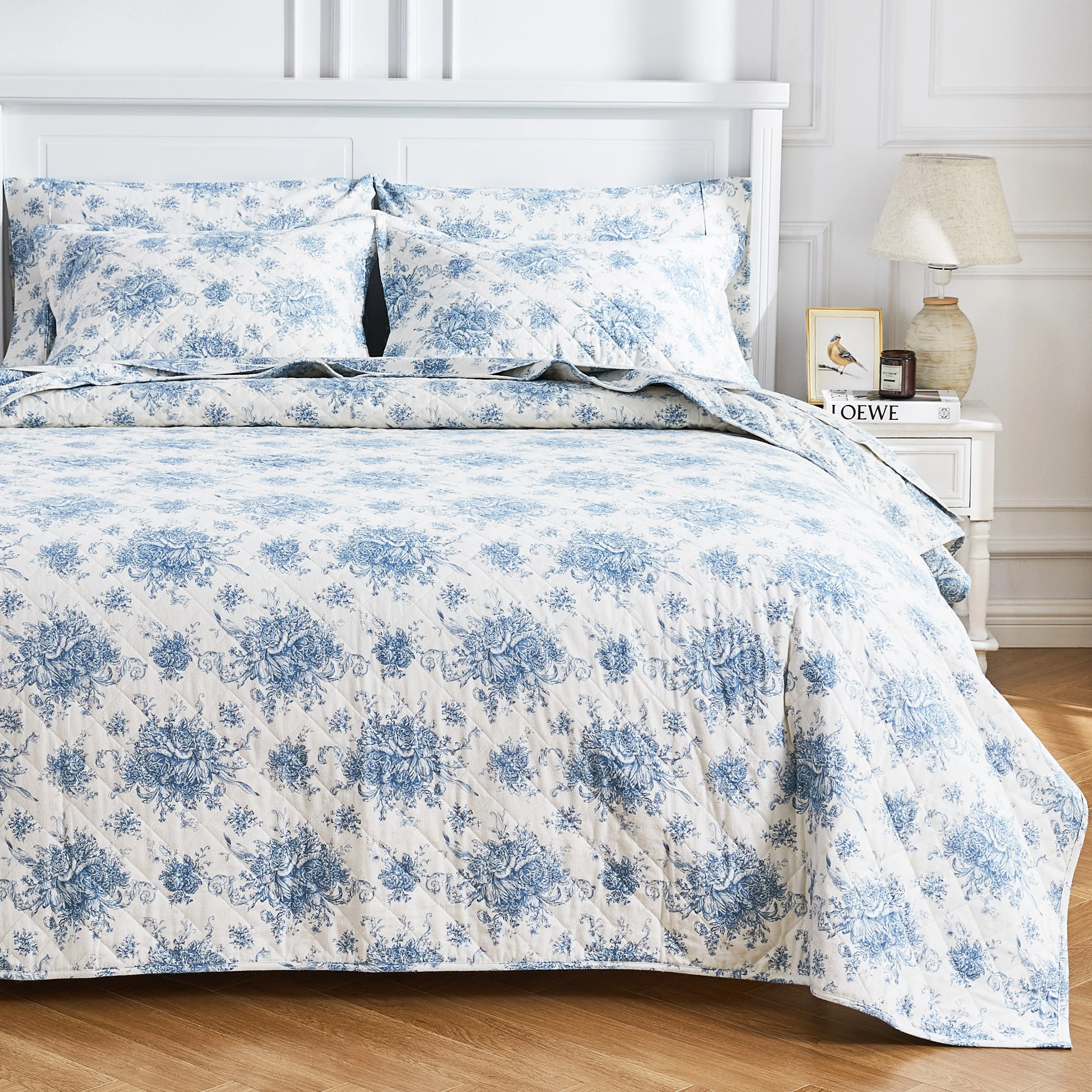 Petit Toile Cotton Flannel Quilt Set - Image 20