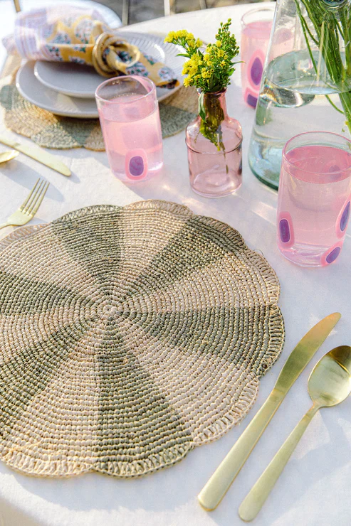 Pinwheel Olive Placemat, Raffia Tabletop - Image 4