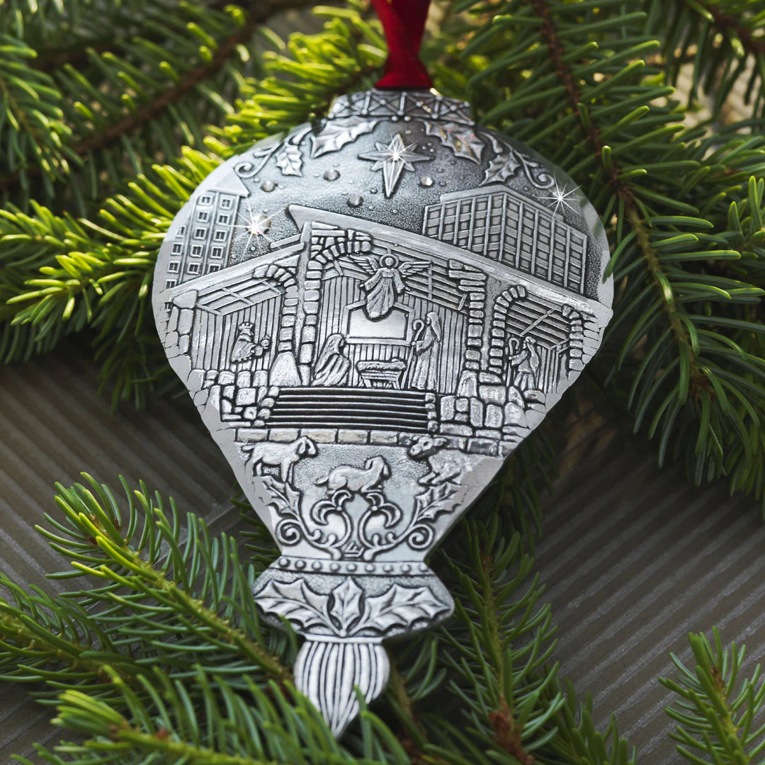 Portraits of Christmas 3-Piece Ornament Set - Image 3