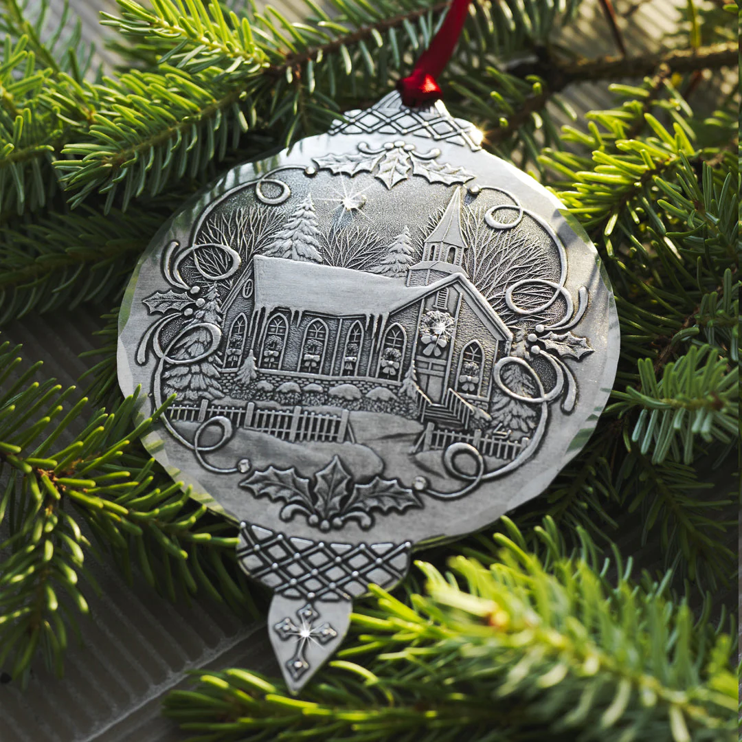 Portraits of Christmas 3-Piece Ornament Set - Image 4