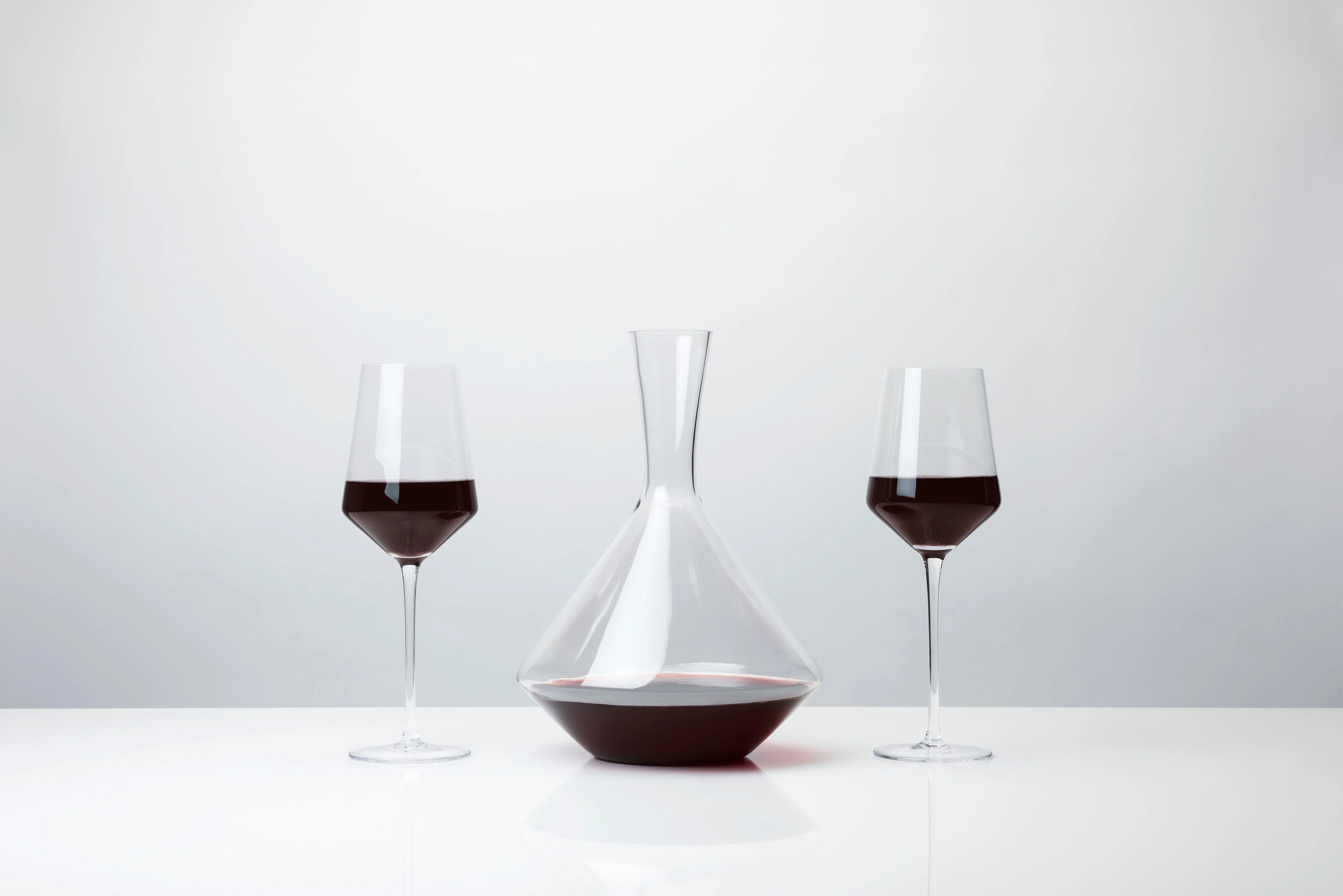 Raye Angled Crystal Bordeaux Decanter & Wine Glass Set - Image 3