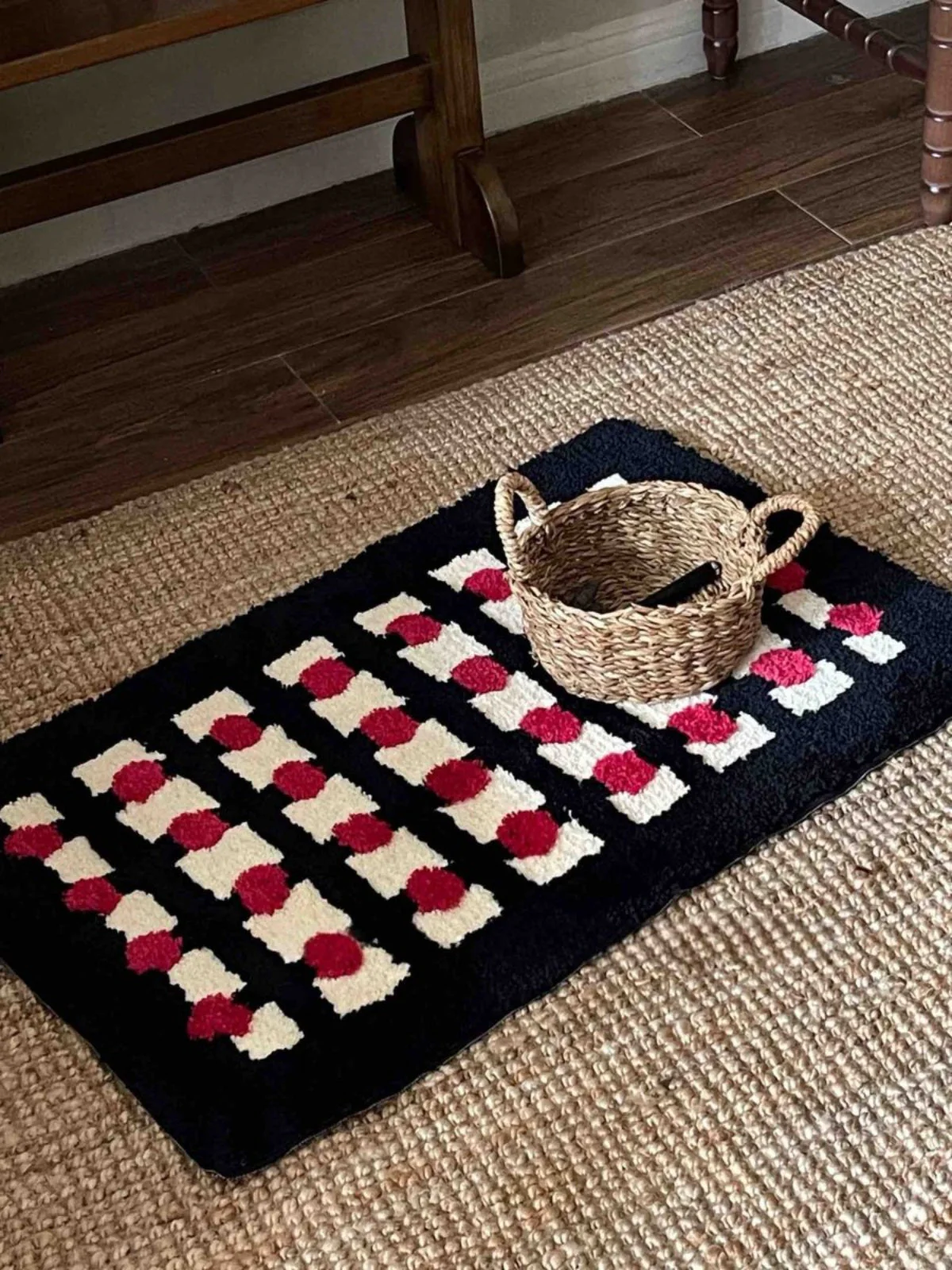 Retro Dotted Bath Rug, Ultra Soft, Absorbent & Anti-slip - Image 2