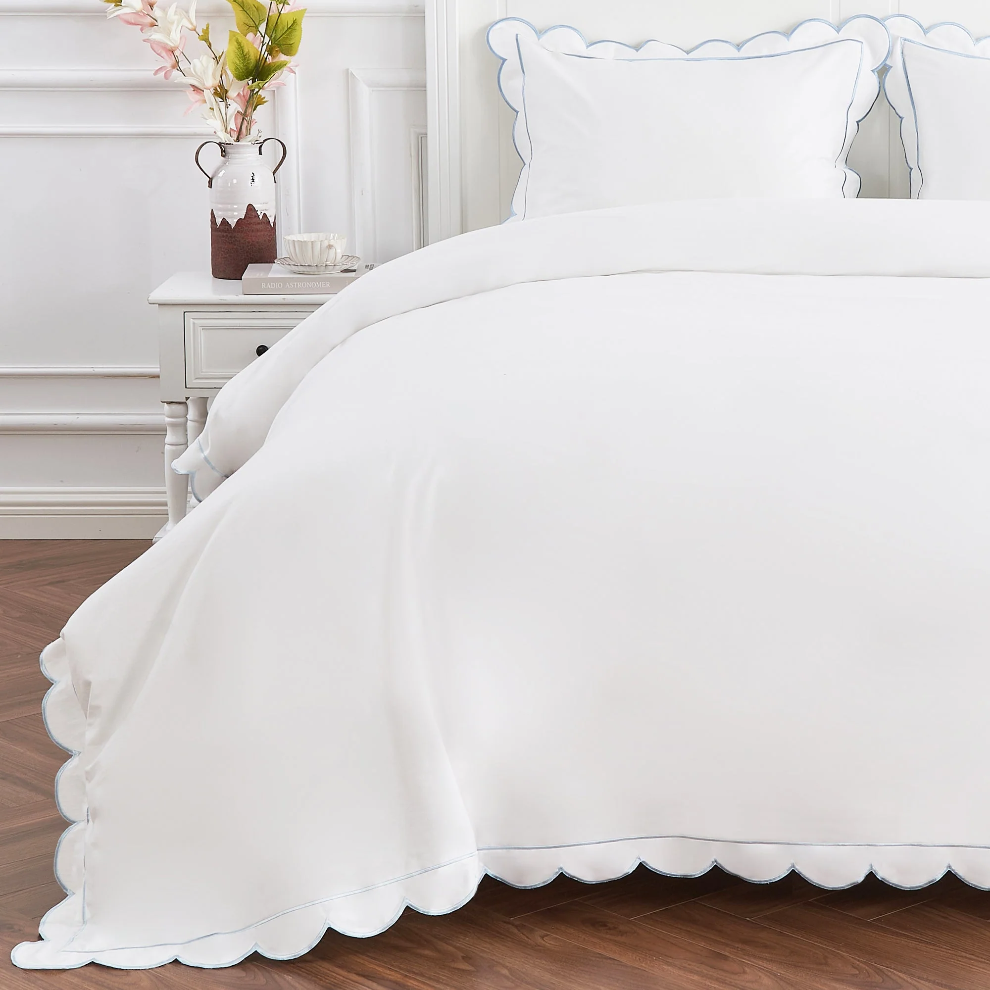 Scallop Frame Embroidered Cotton Percale Duvet Set - Image 15