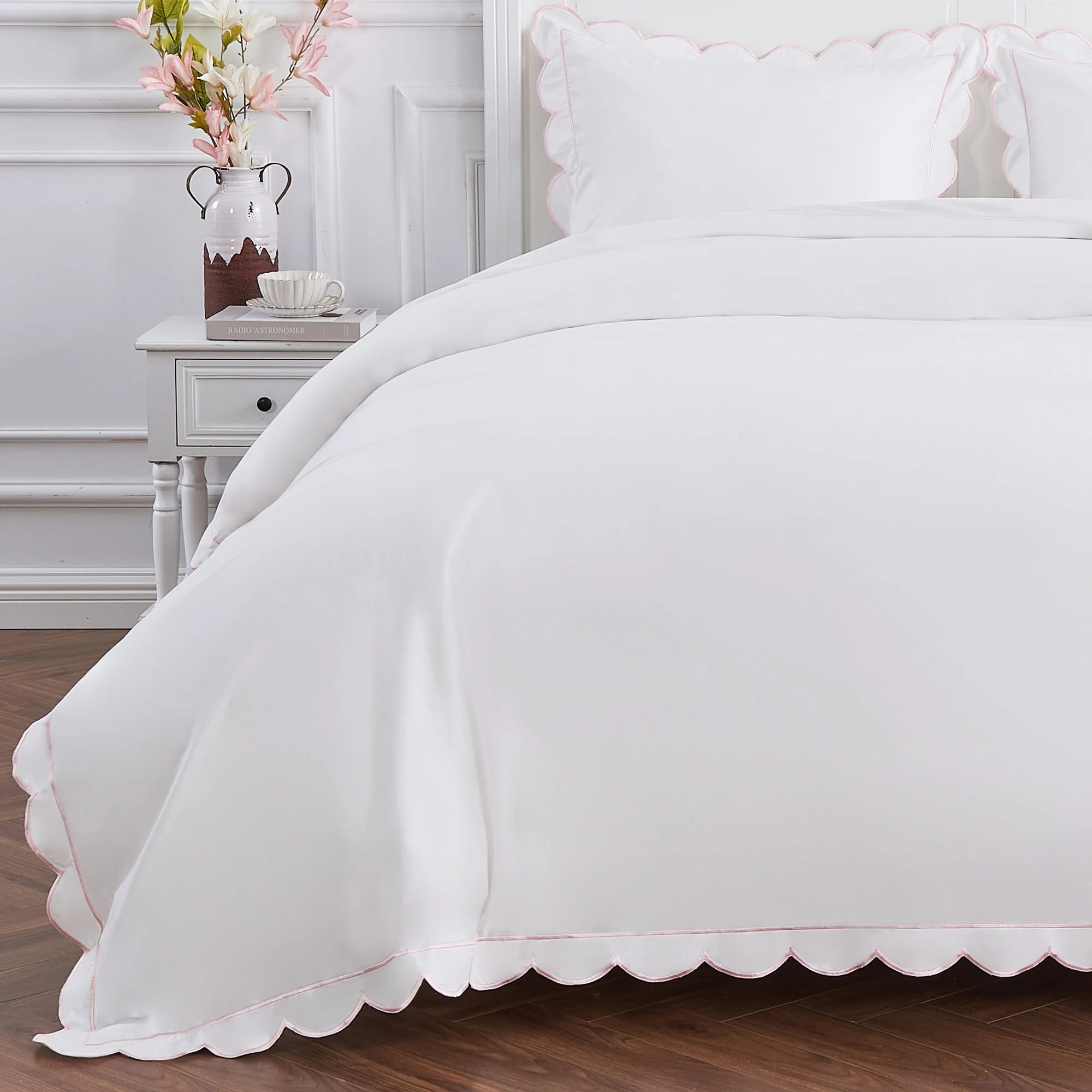 Scallop Frame Embroidered Cotton Percale Duvet Set - Image 4