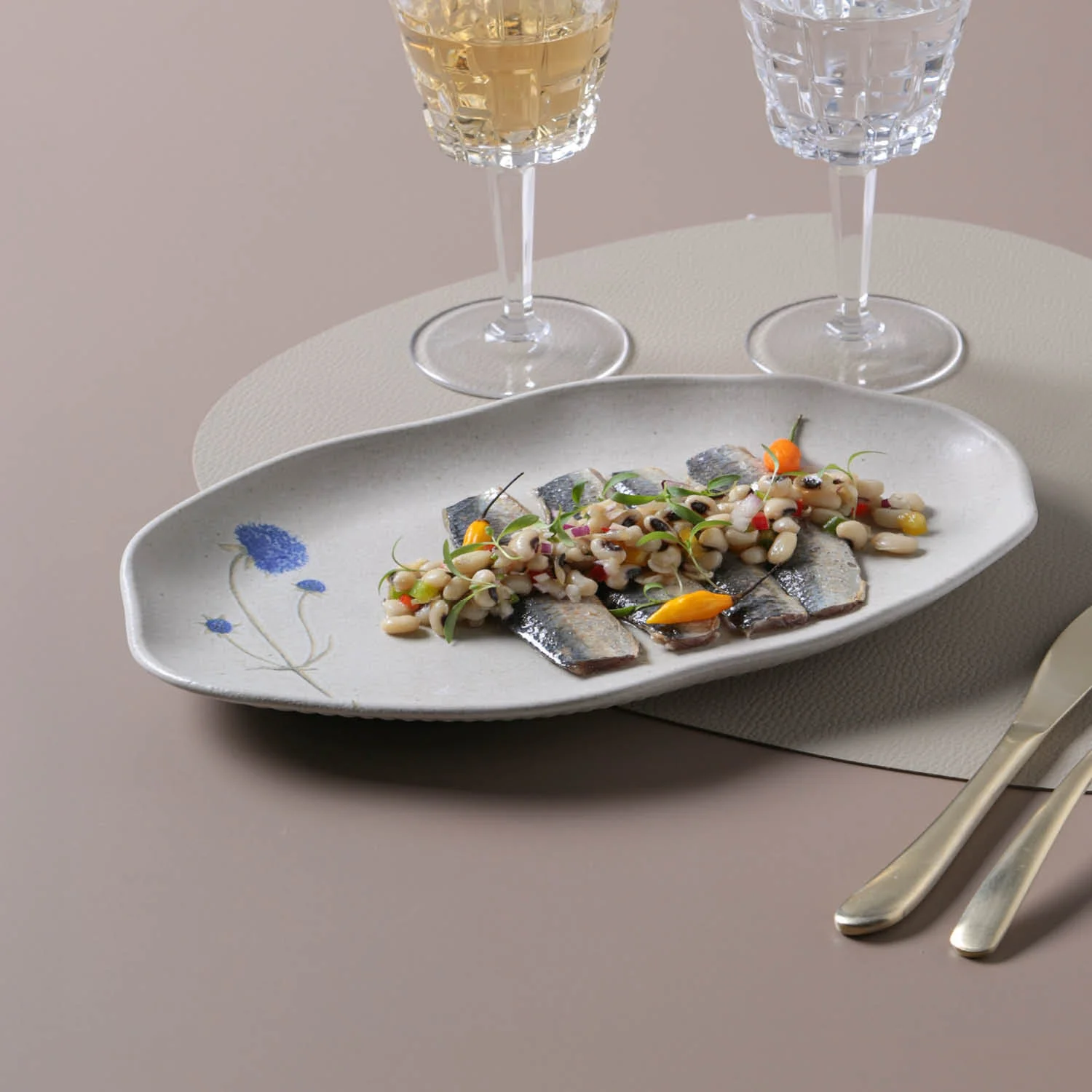 Shallow Bio Oval Platter Medium Set of 4 - Image 106