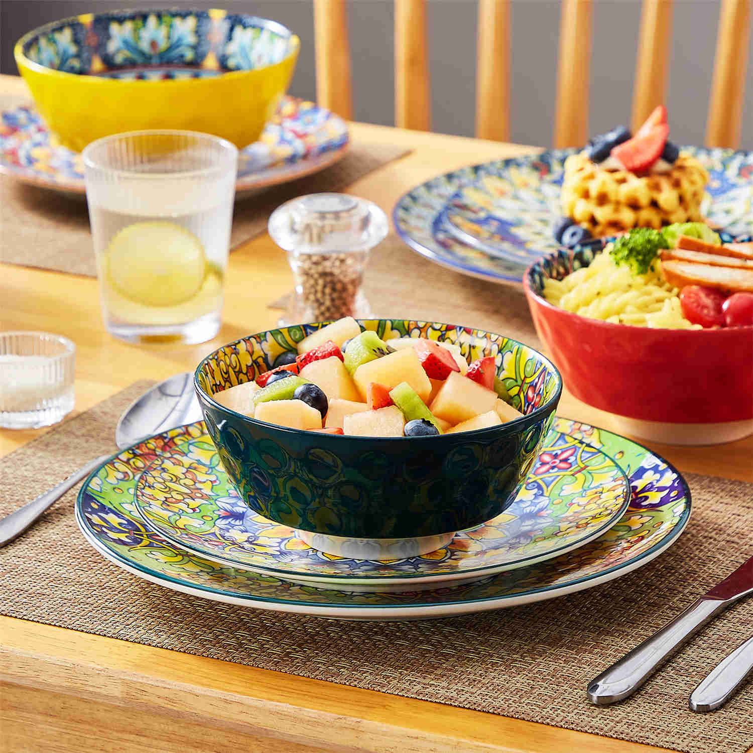 Simi 18 Piece Dinnerware Set - Image 5